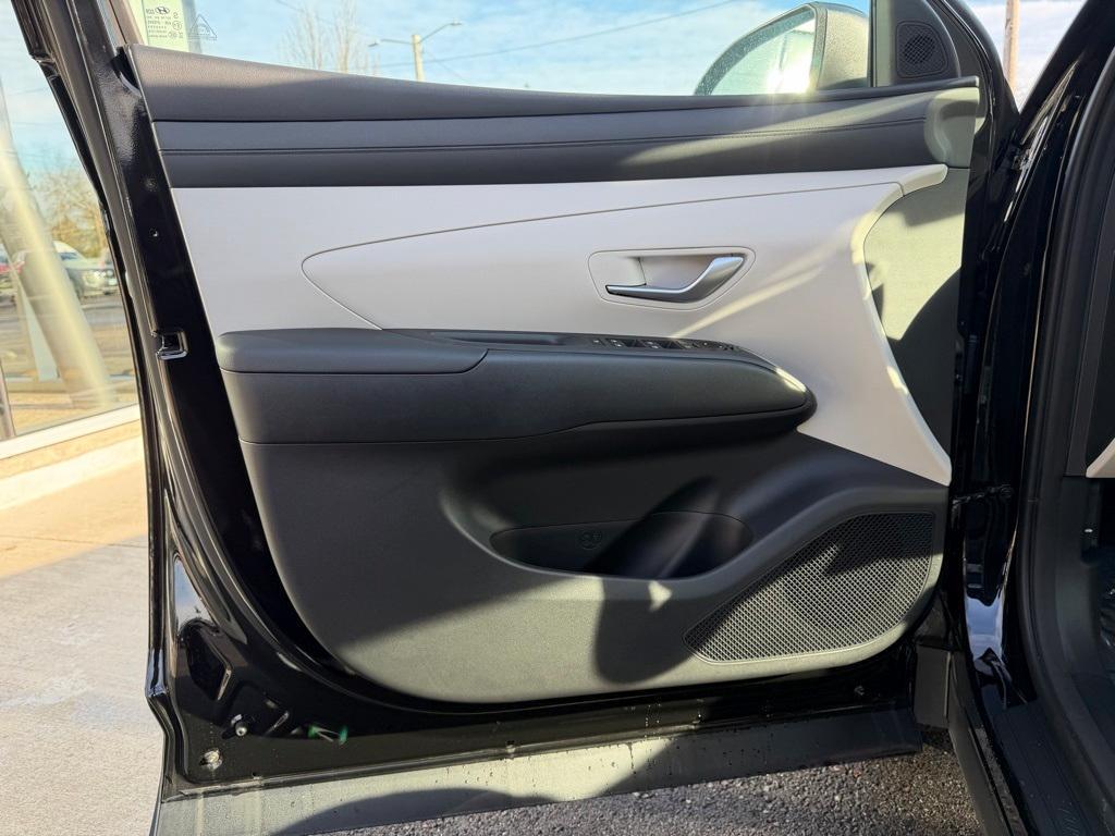 new 2026 Hyundai TUCSON Hybrid car, priced at $34,106