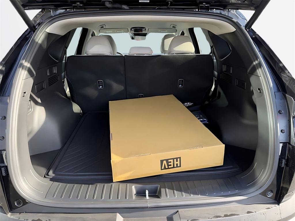 new 2026 Hyundai TUCSON Hybrid car, priced at $32,106