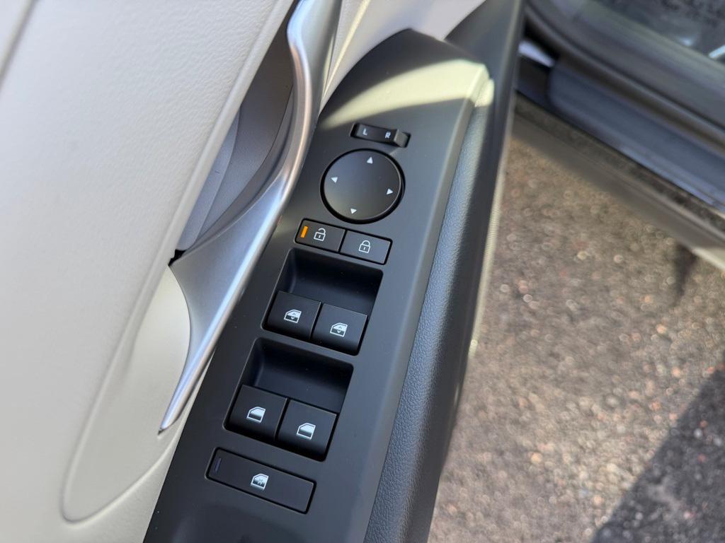 new 2026 Hyundai TUCSON Hybrid car, priced at $34,106