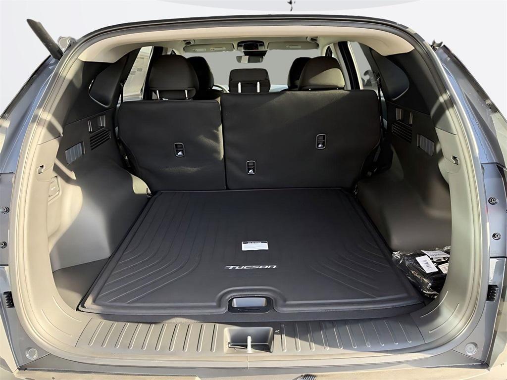 new 2026 Hyundai TUCSON Hybrid car, priced at $32,609