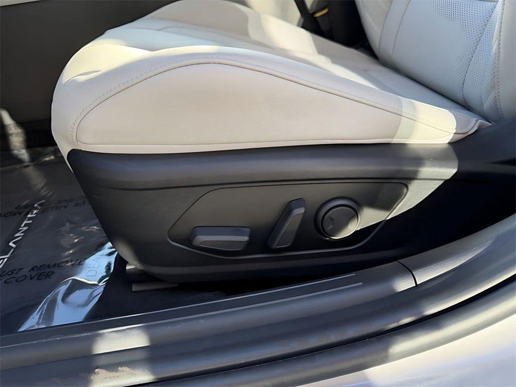 new 2026 Hyundai ELANTRA HEV car, priced at $29,147