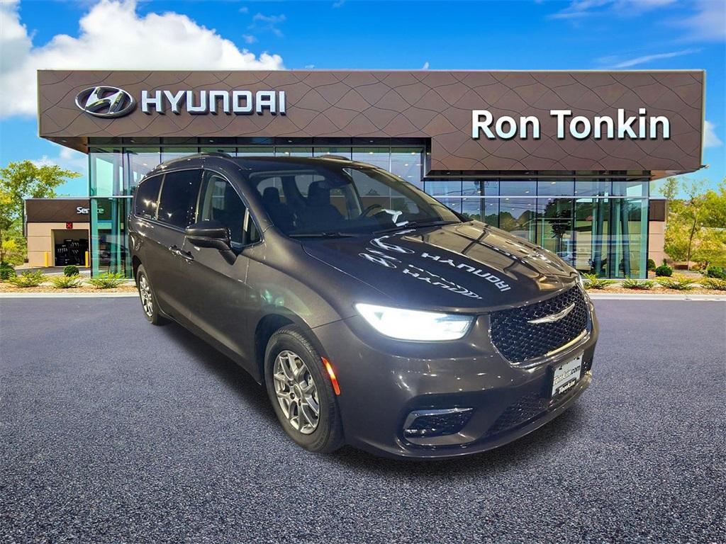 used 2021 Chrysler Pacifica car, priced at $18,888