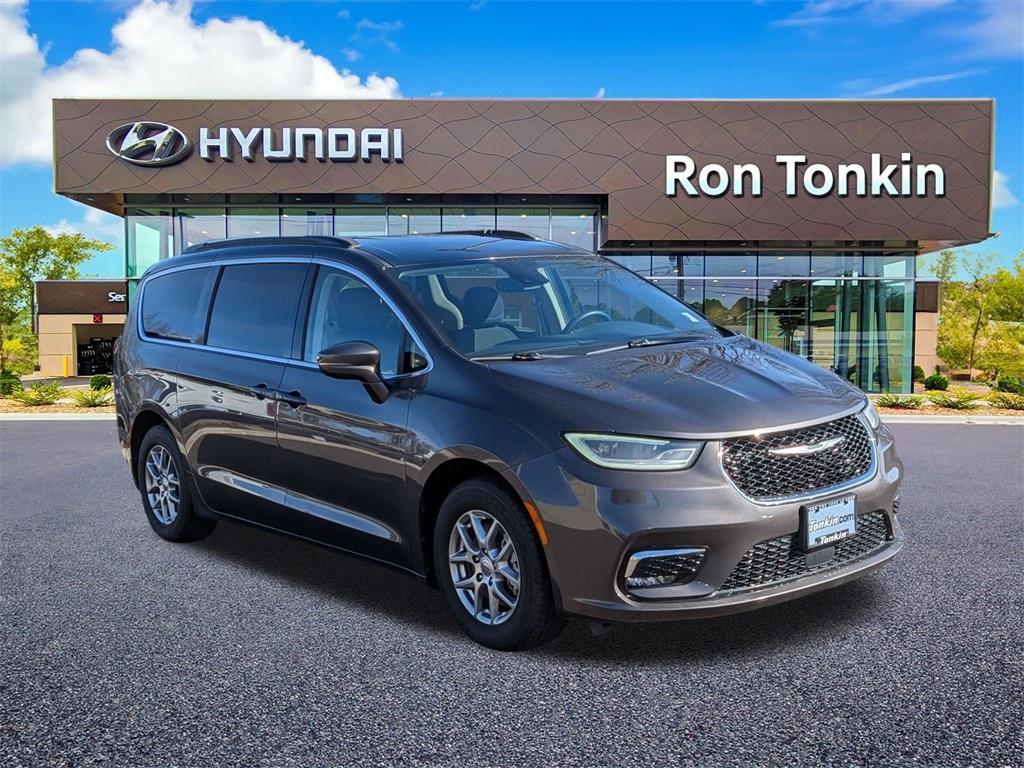 used 2021 Chrysler Pacifica car, priced at $18,888