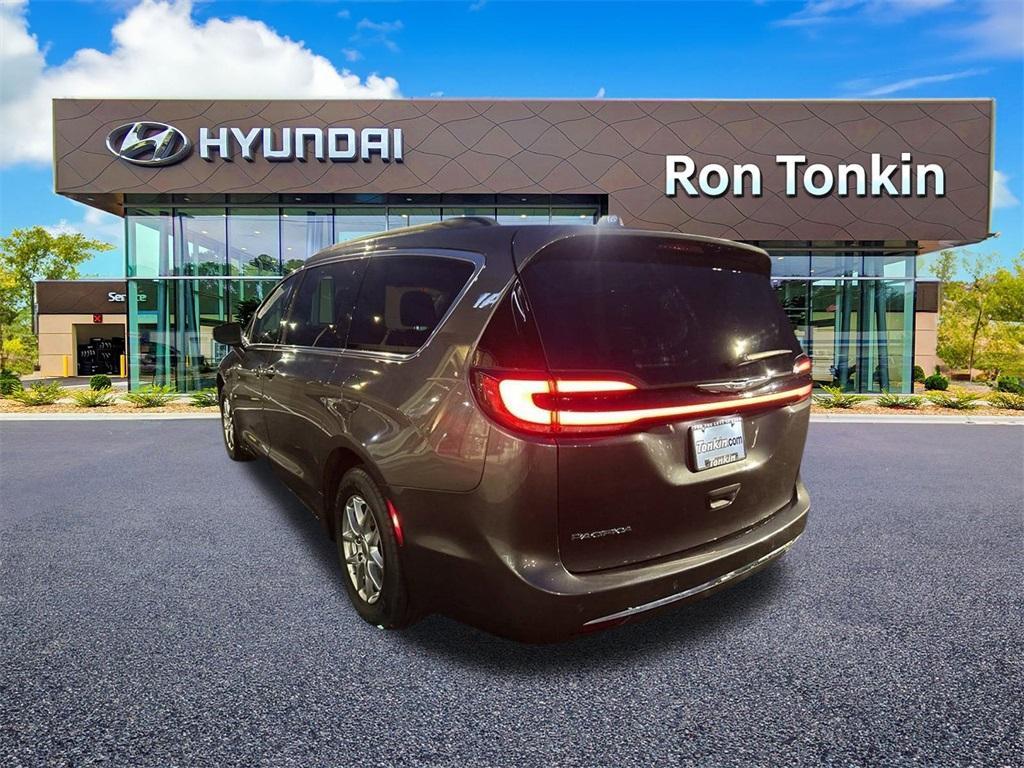 used 2021 Chrysler Pacifica car, priced at $18,888