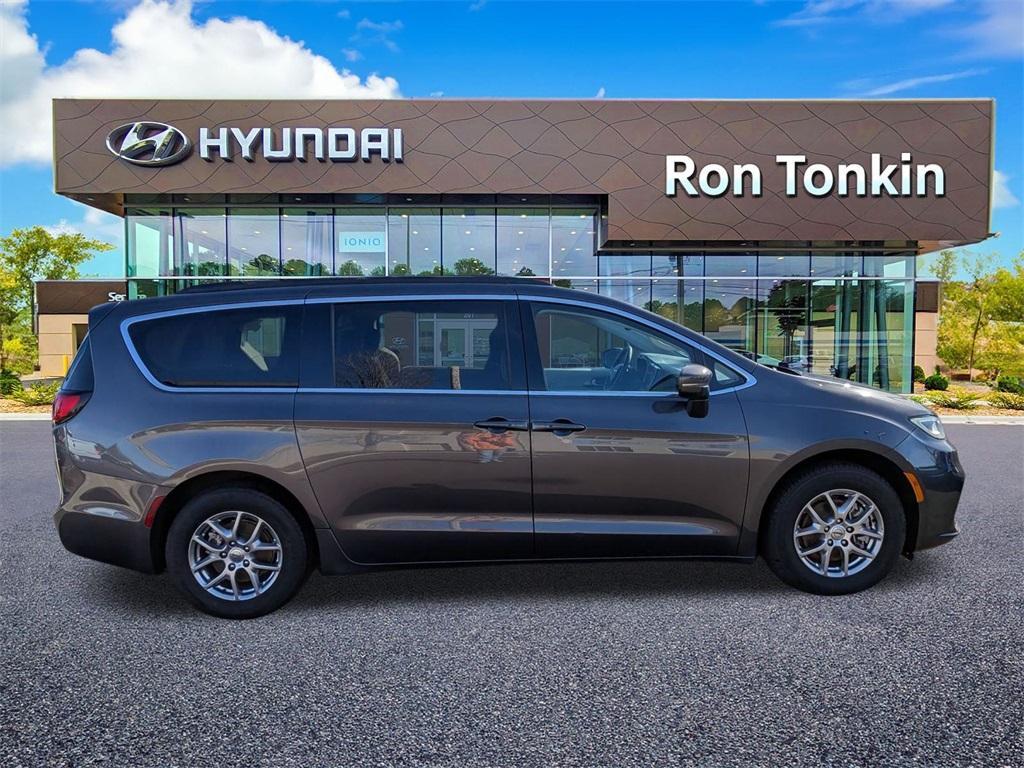 used 2021 Chrysler Pacifica car, priced at $18,888