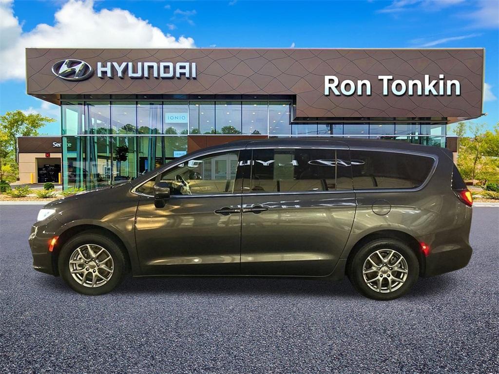 used 2021 Chrysler Pacifica car, priced at $18,888