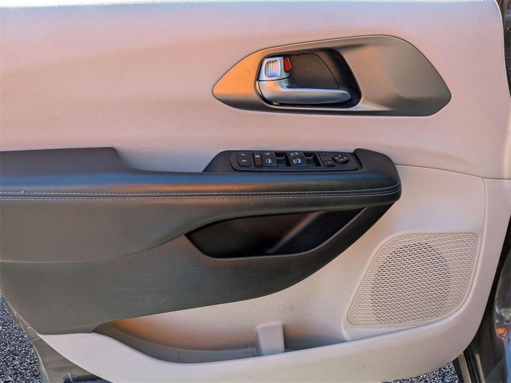 used 2021 Chrysler Pacifica car, priced at $18,888