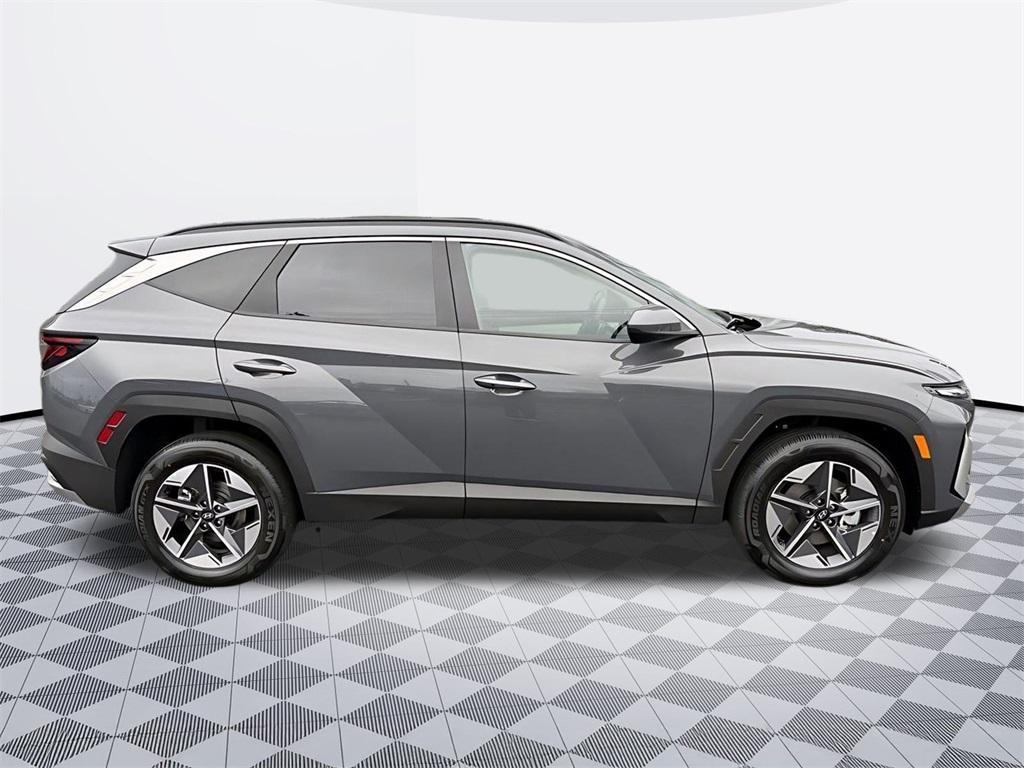 new 2026 Hyundai TUCSON Hybrid car, priced at $32,405