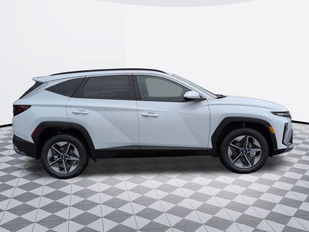 new 2026 Hyundai TUCSON Hybrid car, priced at $34,031