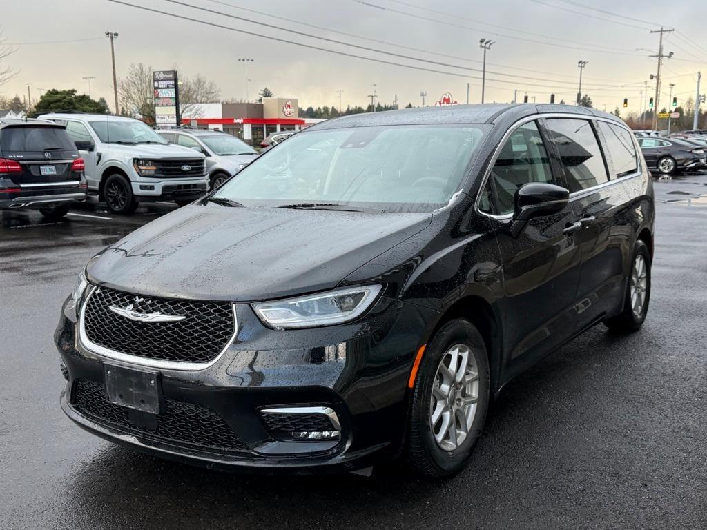 used 2024 Chrysler Pacifica car, priced at $28,129