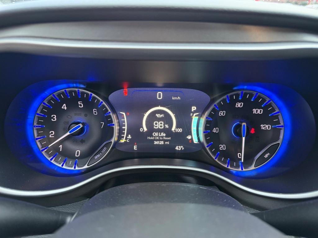 used 2024 Chrysler Pacifica car, priced at $28,129