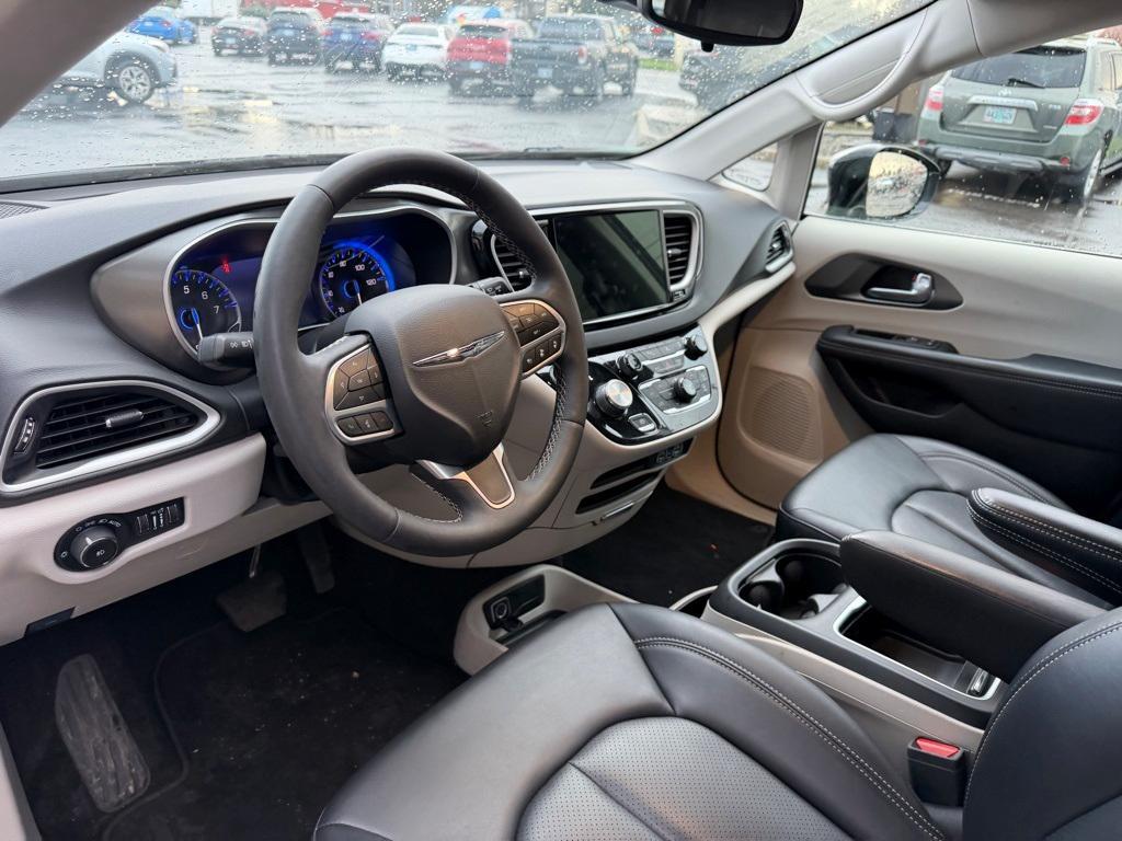used 2024 Chrysler Pacifica car, priced at $28,129