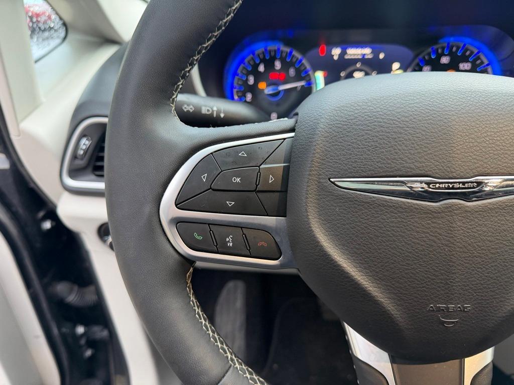used 2024 Chrysler Pacifica car, priced at $28,129