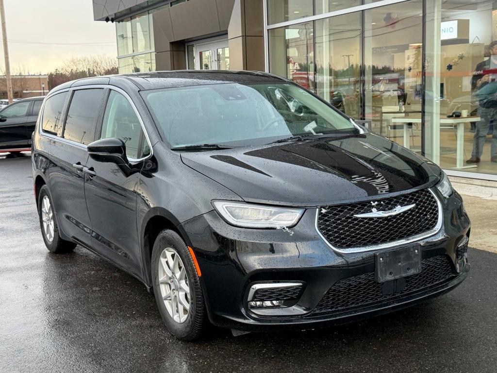 used 2024 Chrysler Pacifica car, priced at $28,129