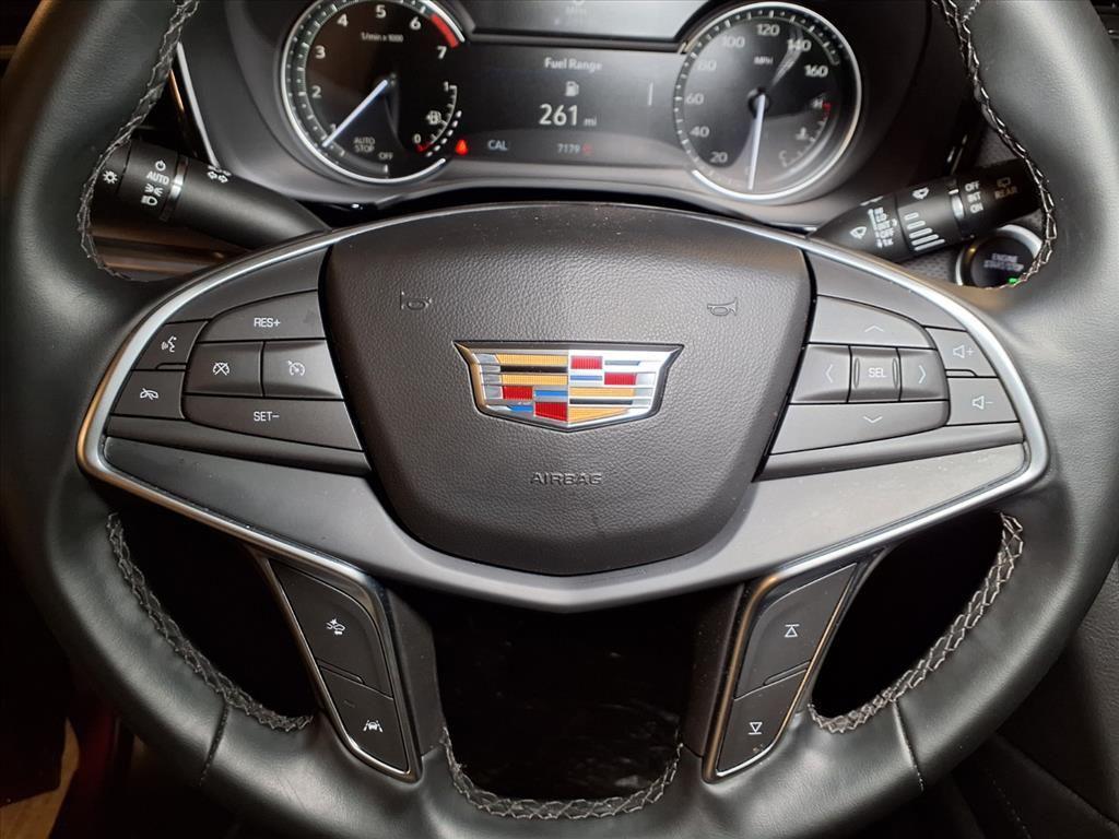 new 2024 Cadillac XT5 car