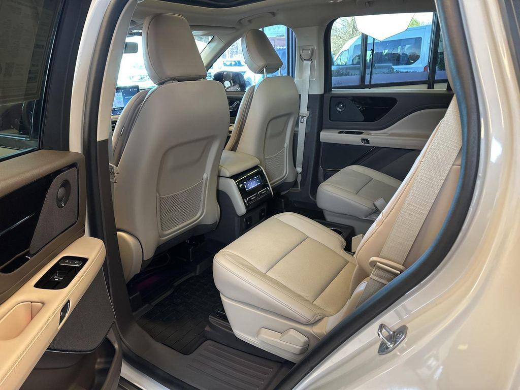 used 2024 Lincoln Aviator car, priced at $53,950