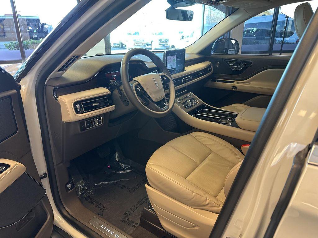 used 2024 Lincoln Aviator car, priced at $53,950