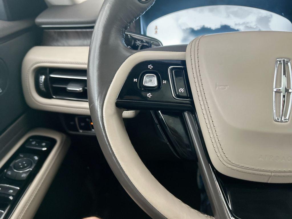 used 2023 Lincoln Aviator car