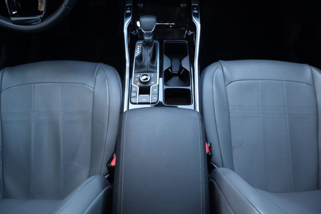 used 2023 Kia Sorento car, priced at $30,068