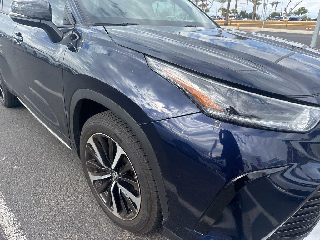 used 2021 Toyota Highlander car, priced at $32,654