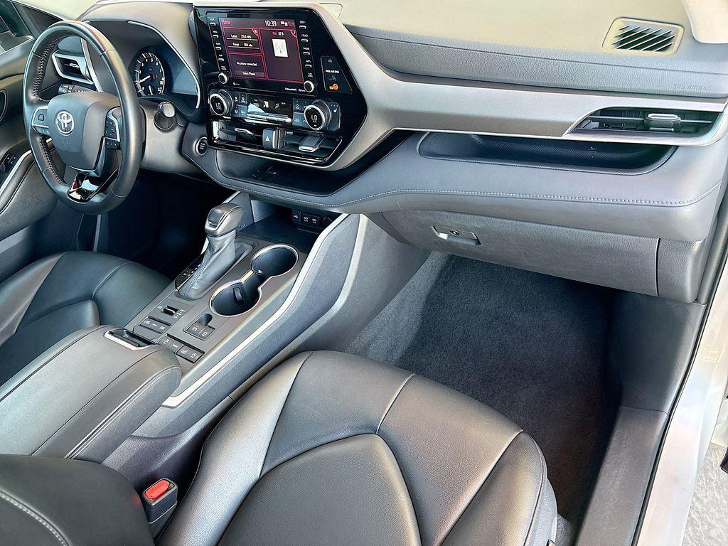 used 2020 Toyota Highlander car, priced at $32,439