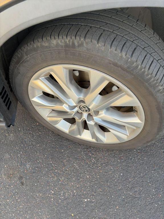 used 2021 Toyota Highlander car, priced at $27,369