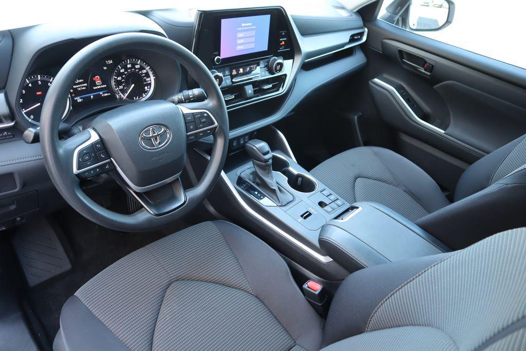 used 2023 Toyota Highlander car, priced at $32,536