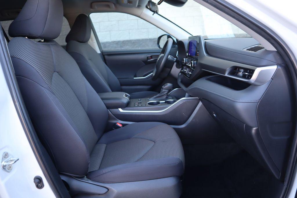 used 2023 Toyota Highlander car, priced at $32,536