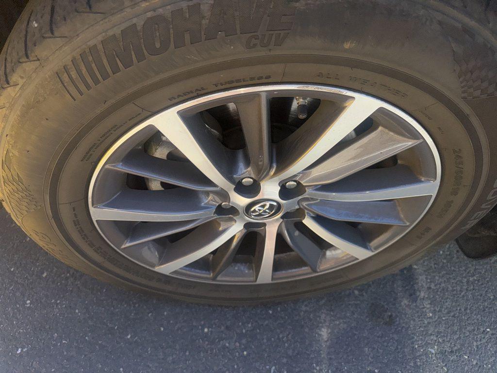 used 2018 Toyota Highlander car, priced at $25,993