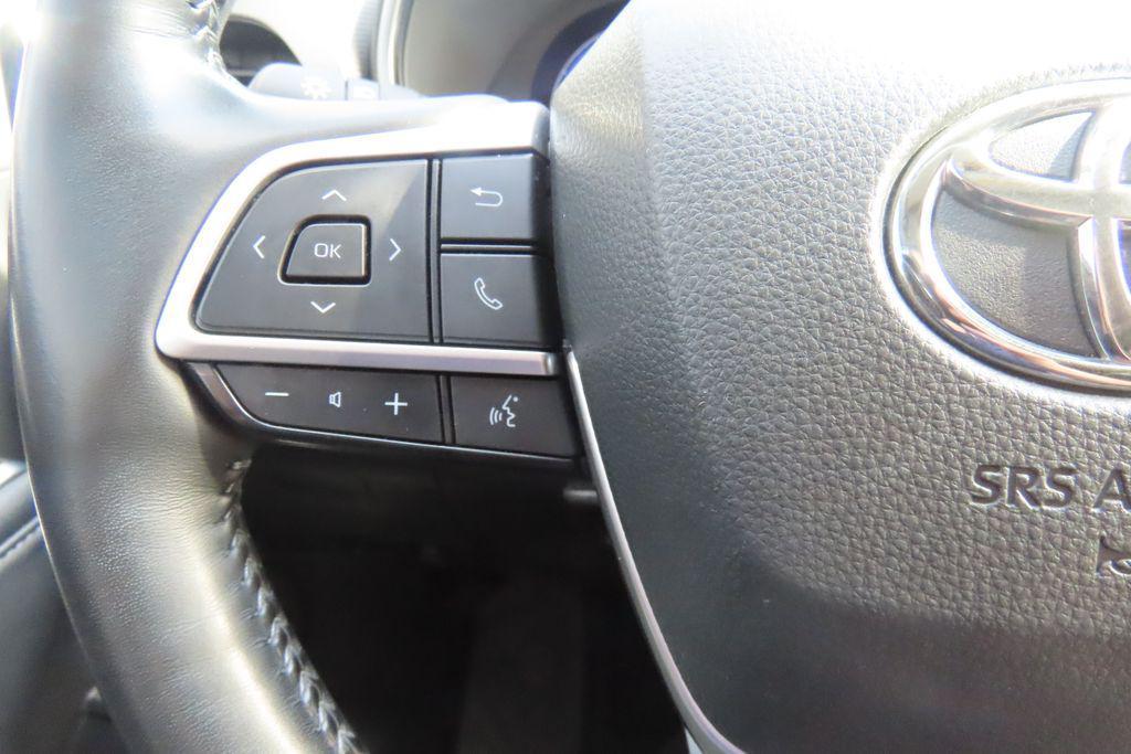 used 2024 Toyota Highlander car, priced at $40,991
