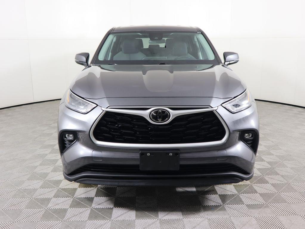 used 2023 Toyota Highlander car, priced at $32,021