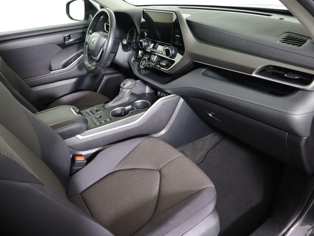 used 2023 Toyota Highlander car, priced at $32,021