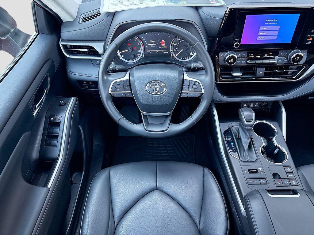 used 2023 Toyota Highlander car, priced at $38,654