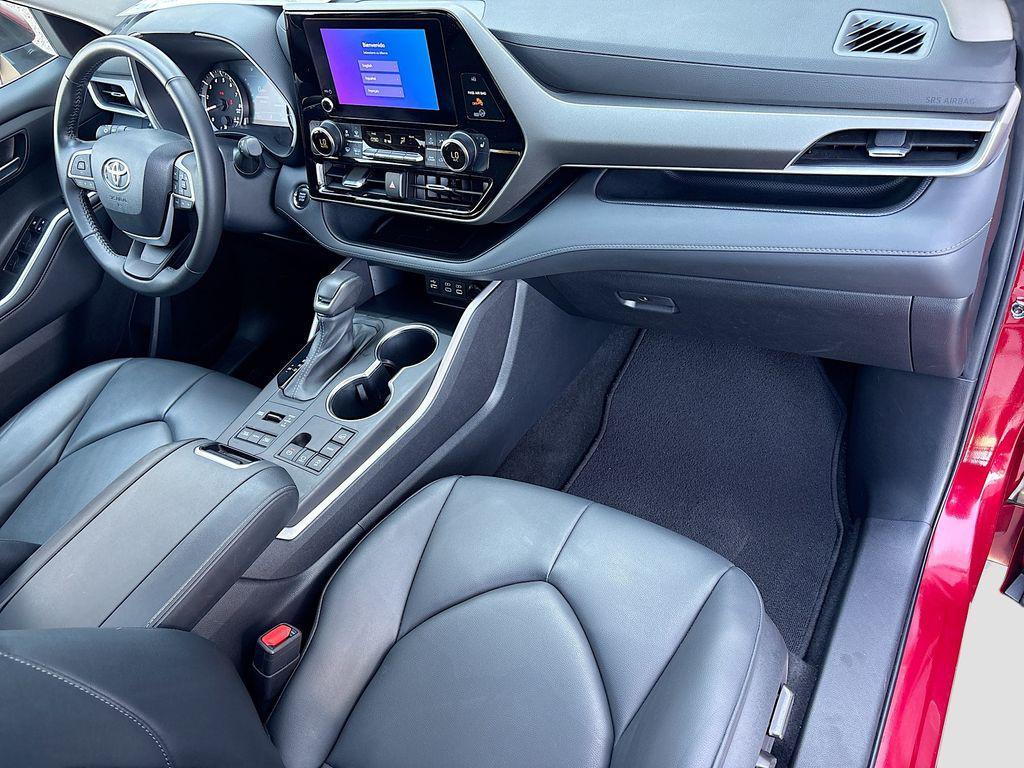 used 2023 Toyota Highlander car, priced at $38,654