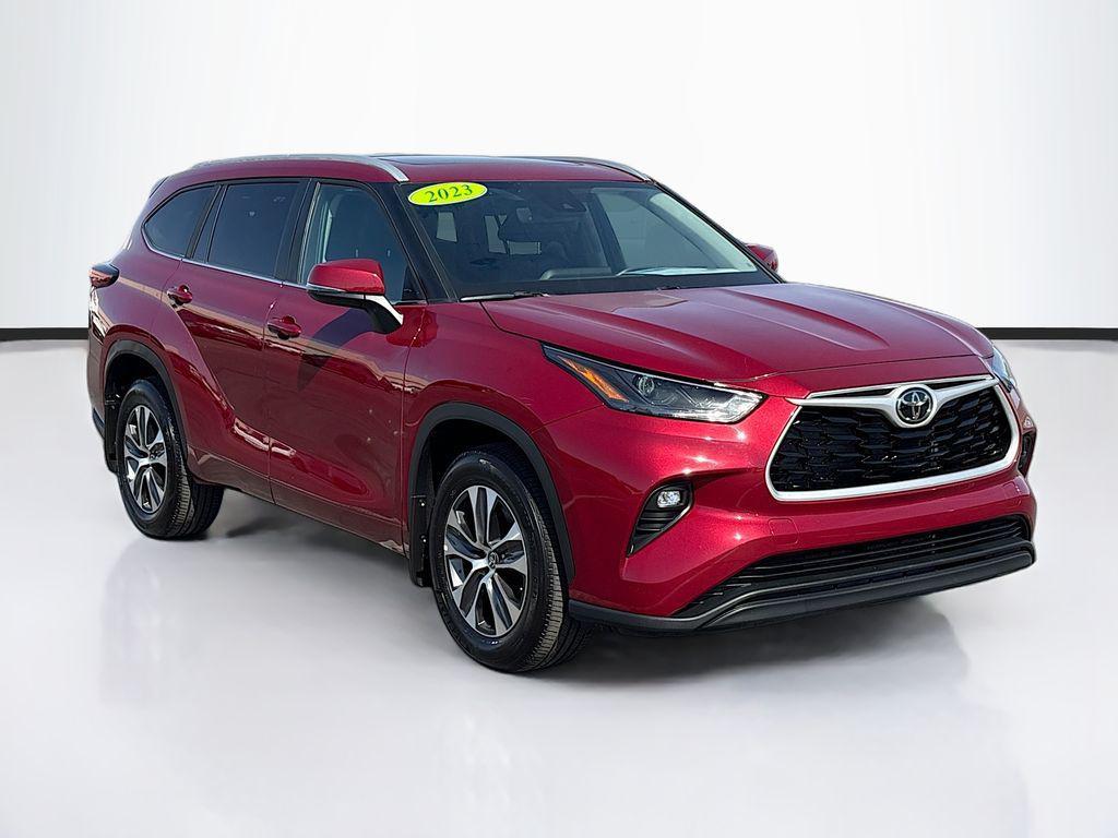 used 2023 Toyota Highlander car, priced at $38,654