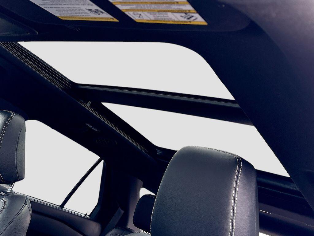 used 2022 Ford Explorer car, priced at $33,036