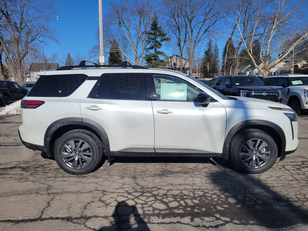 new 2026 Nissan Pathfinder car, priced at $39,111