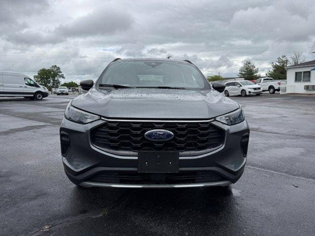 used 2025 Ford Escape car, priced at $25,999