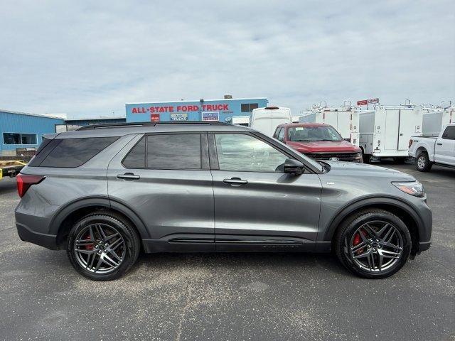 used 2025 Ford Explorer car, priced at $39,999