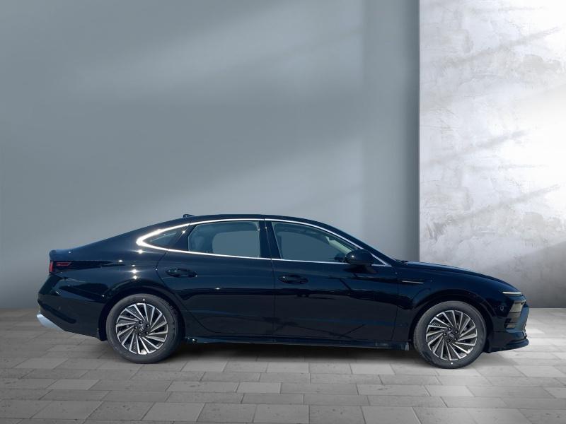 new 2025 Hyundai Sonata Hybrid car, priced at $39,889