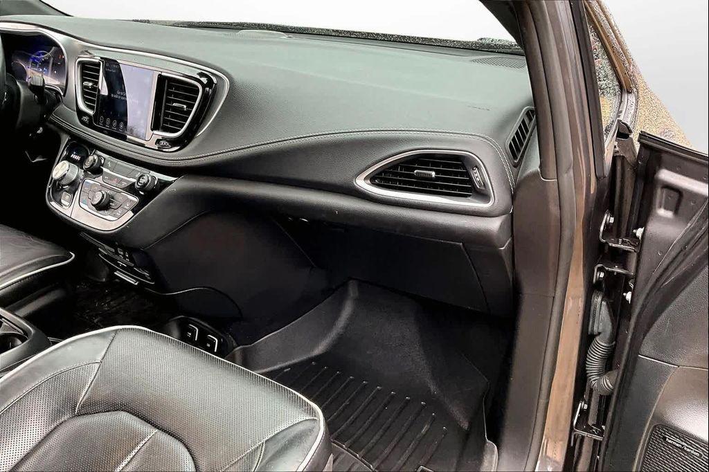 used 2019 Chrysler Pacifica Hybrid car, priced at $13,350