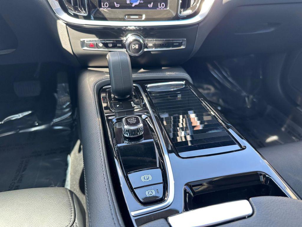 used 2022 Volvo S60 Recharge Plug-In Hybrid car, priced at $33,224