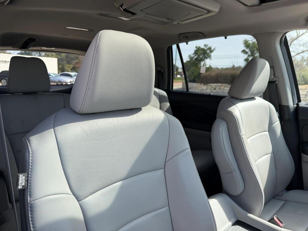 used 2021 Honda Pilot car, priced at $31,900