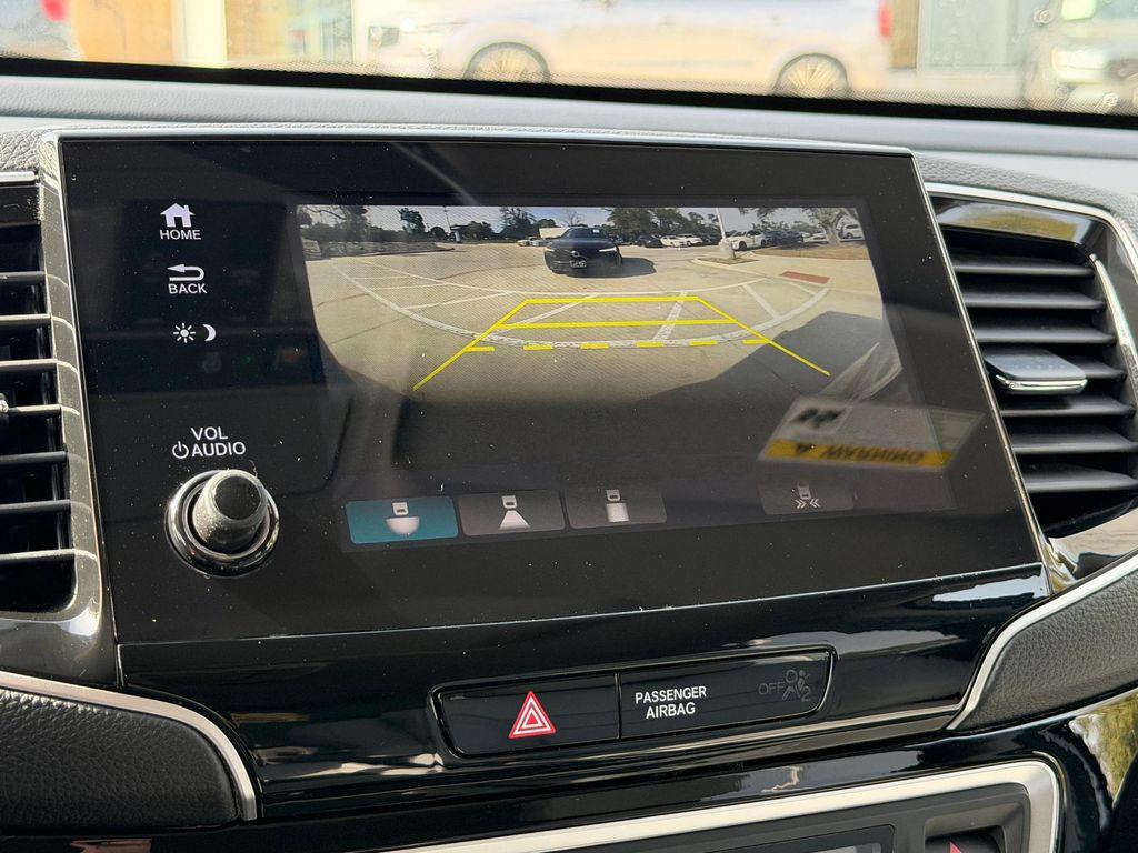 used 2021 Honda Pilot car, priced at $31,900