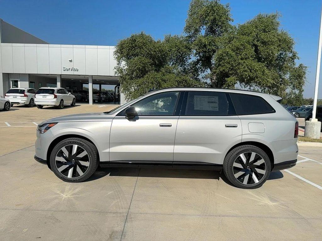 new 2025 Volvo EX90 car, priced at $91,715