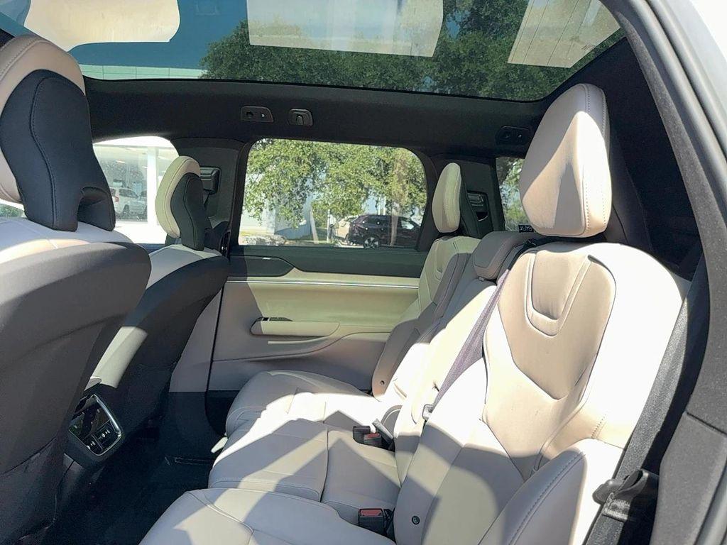 new 2025 Volvo EX90 car, priced at $91,715