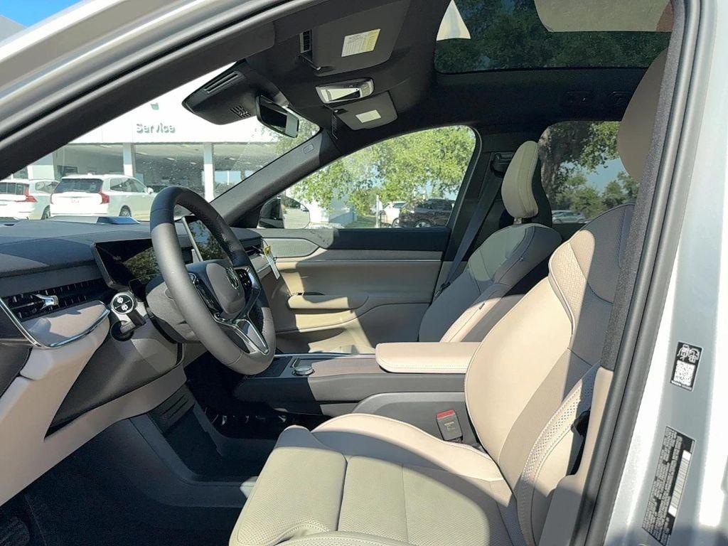 new 2025 Volvo EX90 car, priced at $91,715