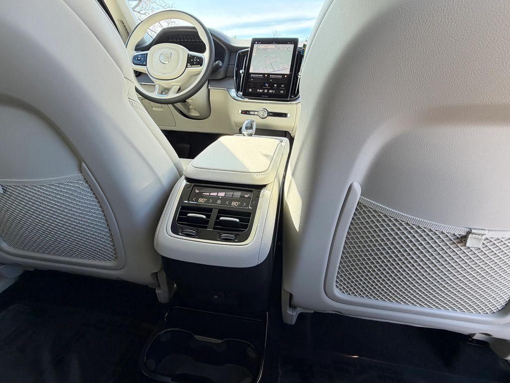 new 2026 Volvo XC90 car, priced at $76,420