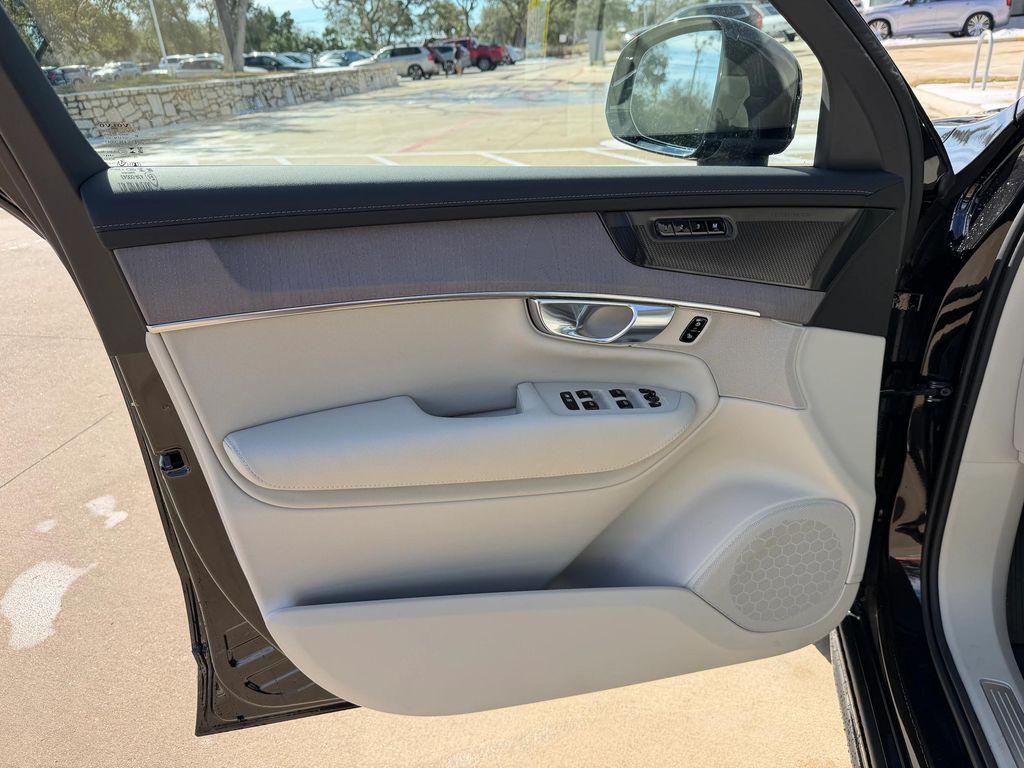 new 2026 Volvo XC90 car, priced at $76,420