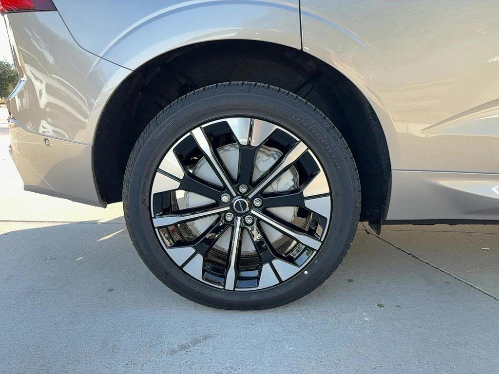 new 2026 Volvo XC60 Plug-In Hybrid car, priced at $69,285